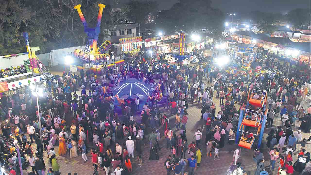 దసరా, దీపావళి నేపథ్యంలో..ఎగ్జిబిషన్‌ సొసైటీ ఫెస్టివల్‌ మేళా