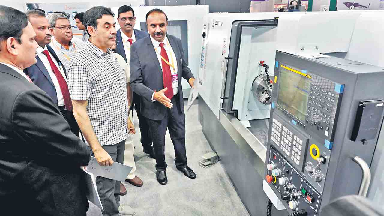 ఆధునిక యంత్రాలు వెరైటీ పరికరాలు