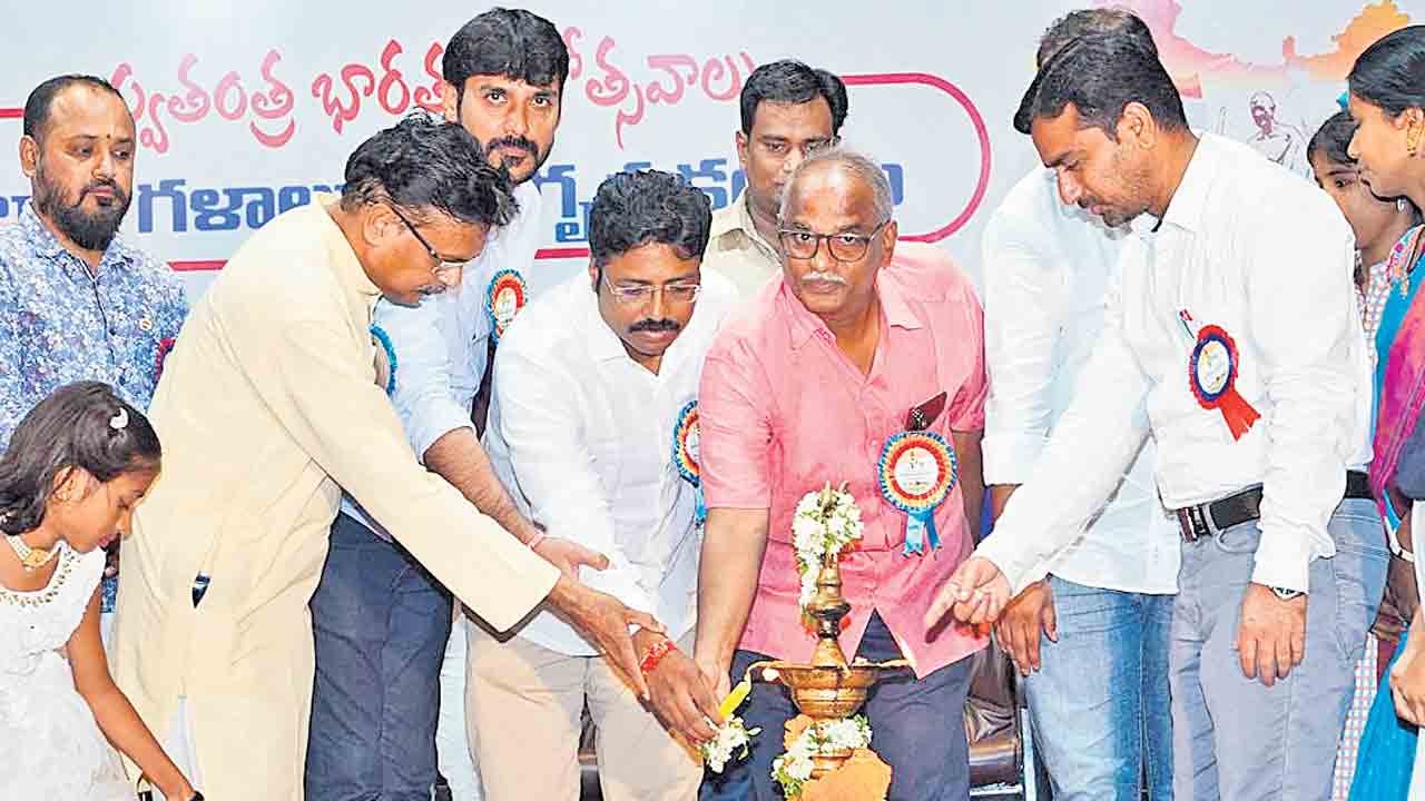 భాషా ప్రియుల మెప్పించిన బాల కవులు
