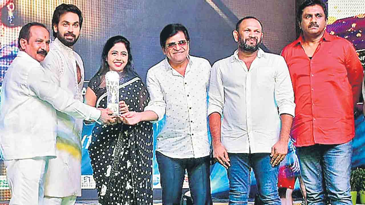 సందడిగా ఆపా డిజిటల్‌ స్టార్‌ అవార్డ్స్‌