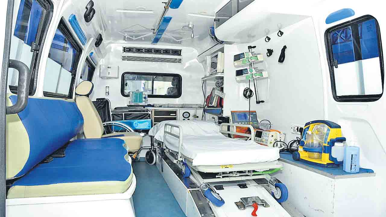 ఆపత్కాలంలో..సంజీవని కేంద్రాలు