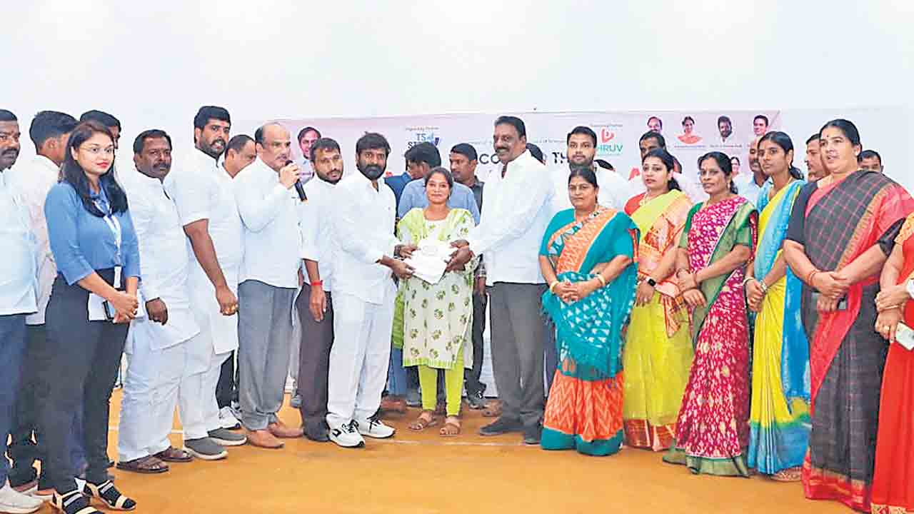 జాబ్‌మేళాతో ఎంతో మందికి ఉపాధి