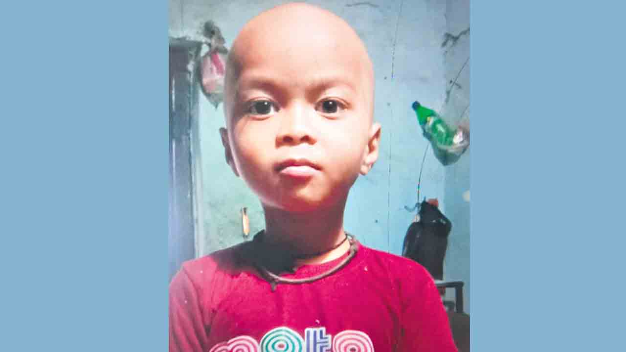 ఆల్కాహాల్‌ సంపులో పడి బాలుడి మృతి