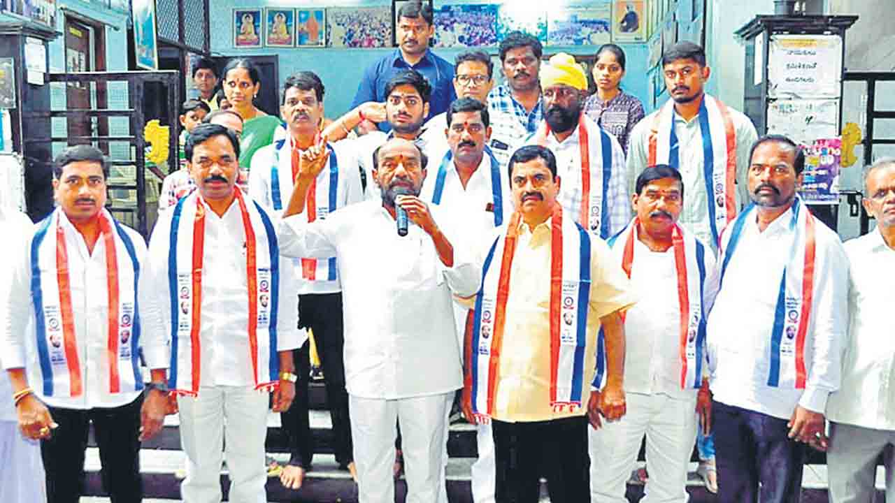 చట్ట సభల్లో బీసీలకు 50 శాతం రిజర్వేషన్లు కల్పించాలి