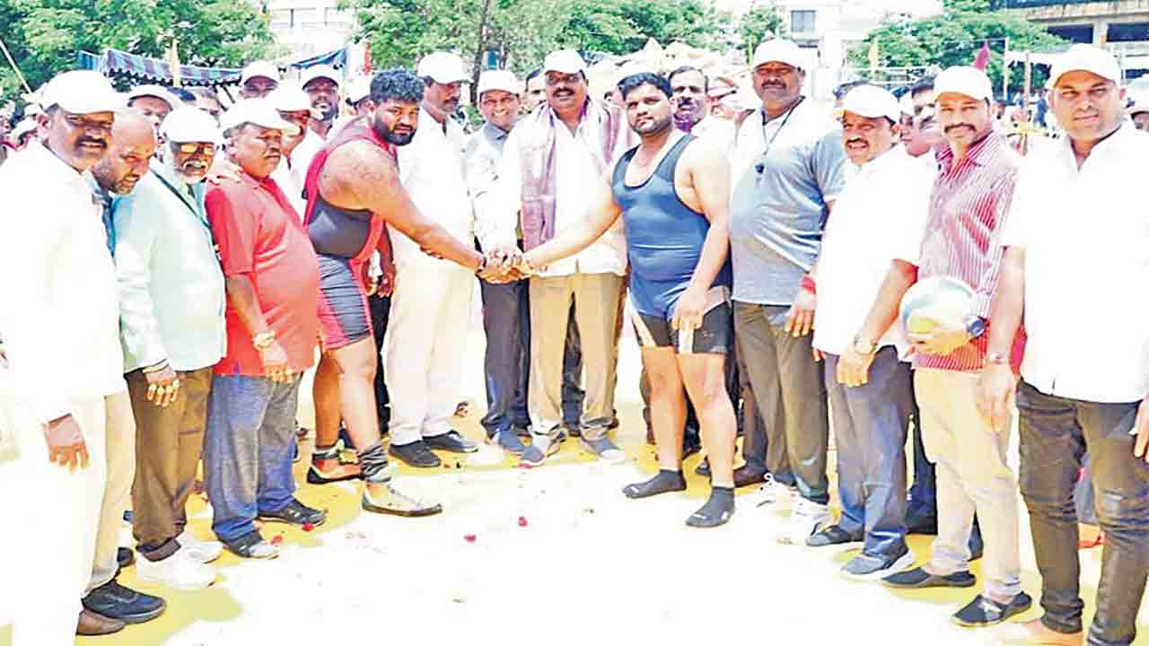 అన్నివర్గాల సంక్షేమానికి పెద్దపీట