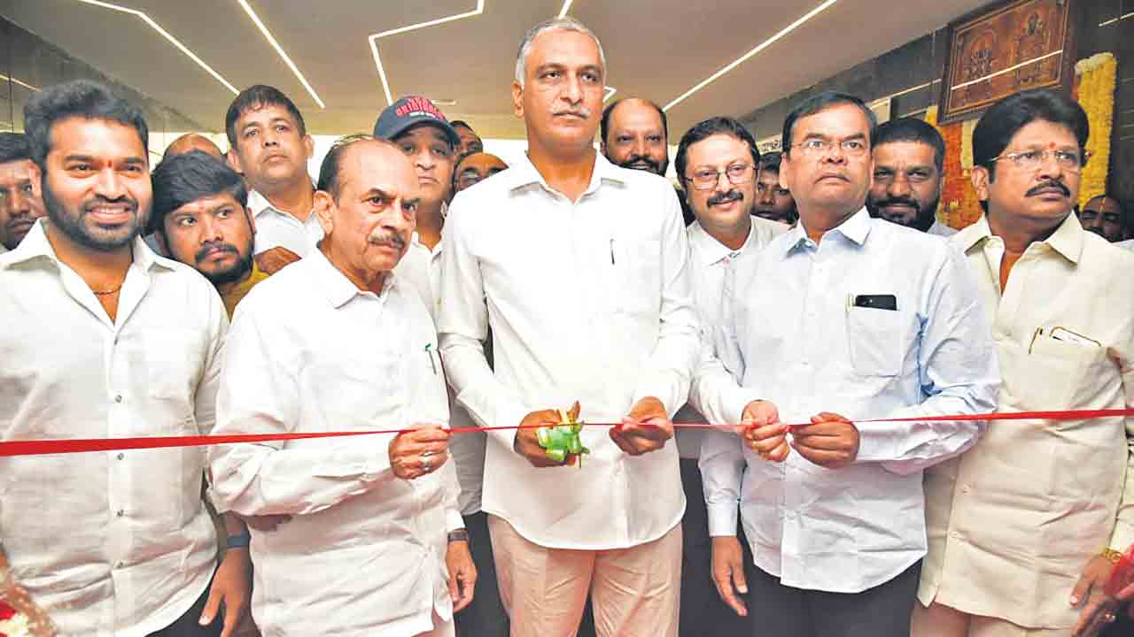 శ్రీకర ఆసుపత్రి ప్రారంభం