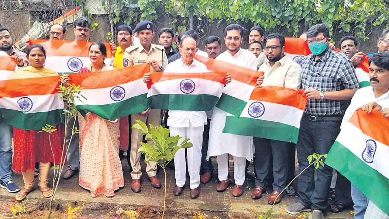 హర్‌ ఘర్‌ తిరంగా..