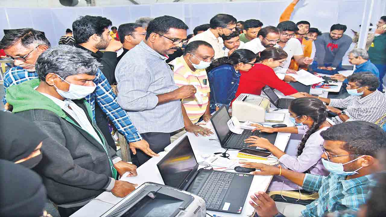 గోల్డెన్‌ ఎడ్యుకేషన్‌ ఫెయిర్‌కు విశేష స్పందన