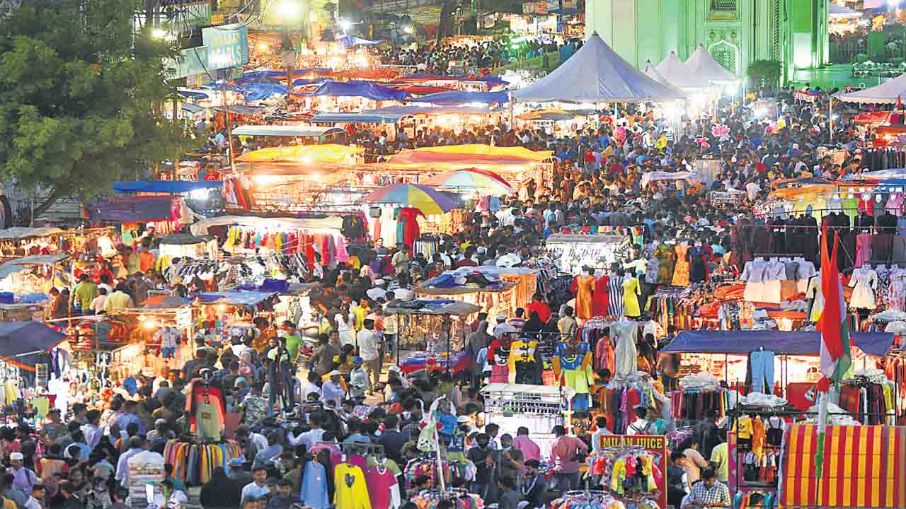 సండే..సందడి