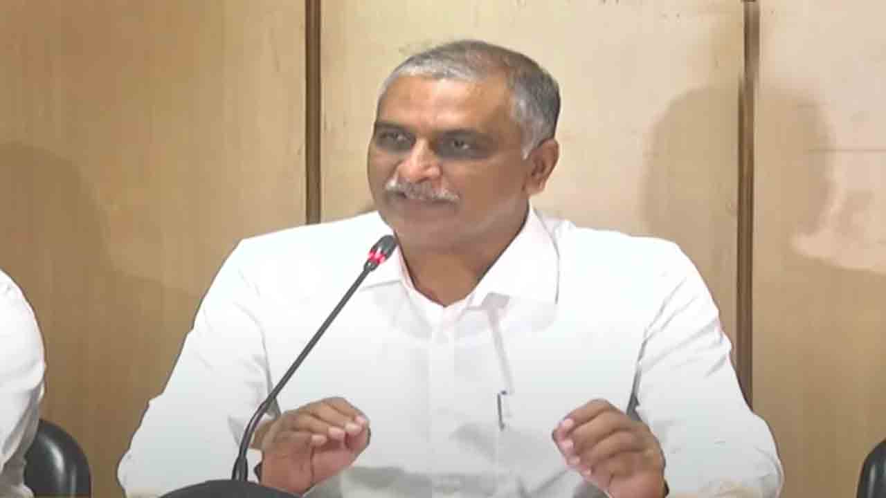 నీతి ఆయోగ్‌ బీజేపీకి వంతపాడడం సిగ్గుచేటు.. ఆర్థికమంత్రి హరీశ్‌రావు ఫైర్‌