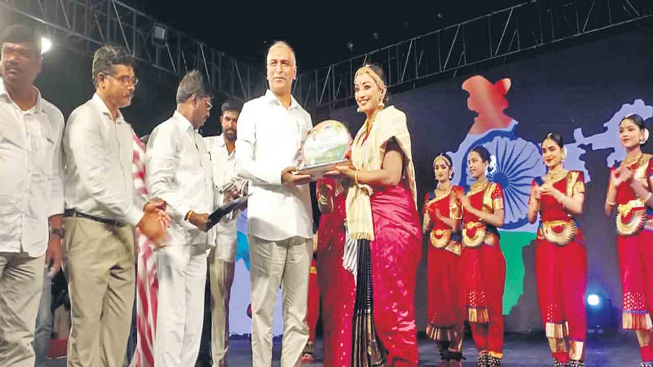 వజ్రోత్సవ వేళ.. సాంస్కృతిక సౌరభం!