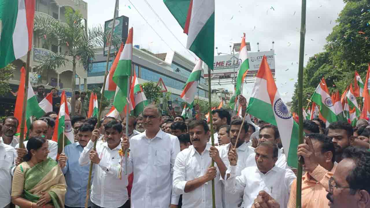 అభివృద్ధిలో మ‌న‌మే నంబ‌ర్ వ‌న్ : మంత్రి హ‌రీశ్‌రావు