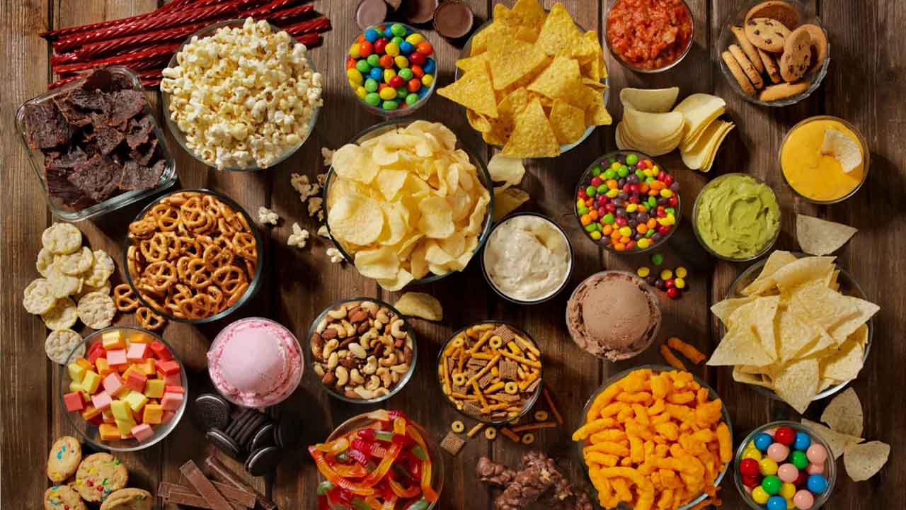 High blood pressure | అధిక రక్తపోటుతో బాధపడుతున్నారా..? ఈ ఆహారాలను తినకండి..!