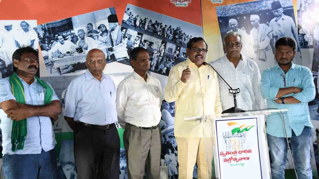 పుస్తకాలు సామాజిక కార్యకర్తలు.. హైదరాబాద్ బుక్ ఫెయిర్ సక్సెస్: జూలూరి గౌరీ శంకర్