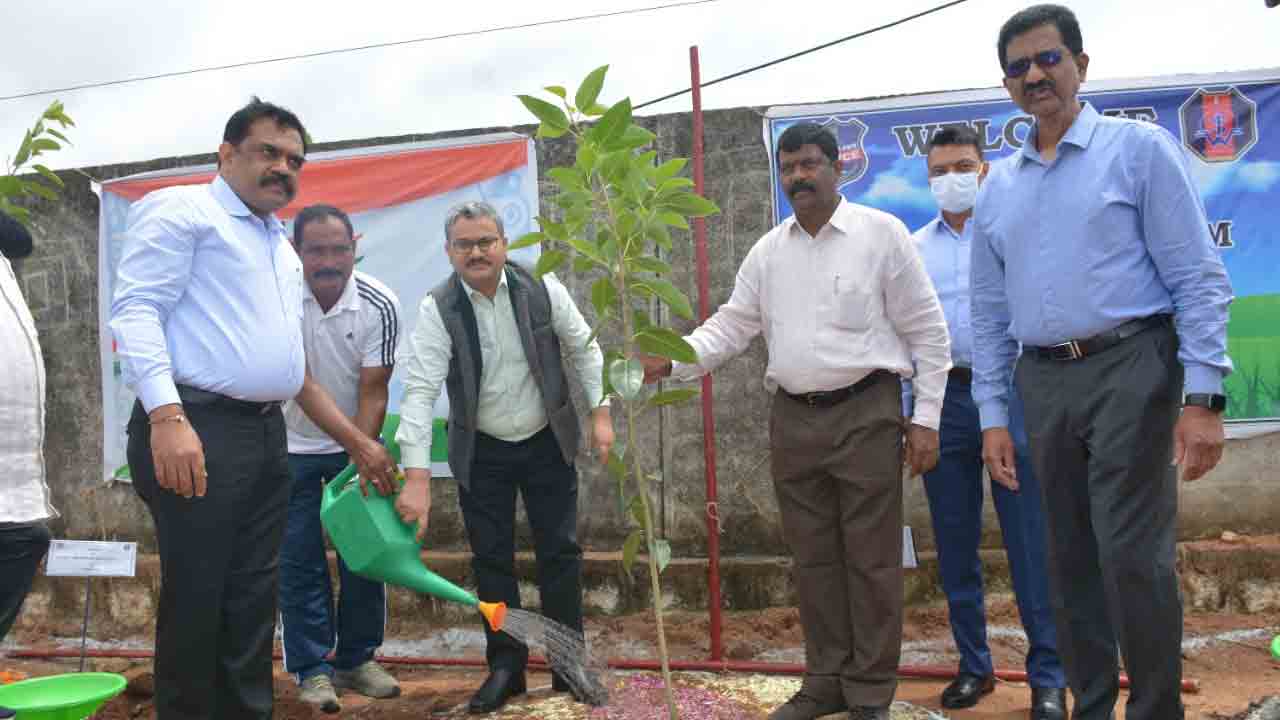 మొయినాబాద్‌ ఐఐటీఏలో వన మహోత్సవం