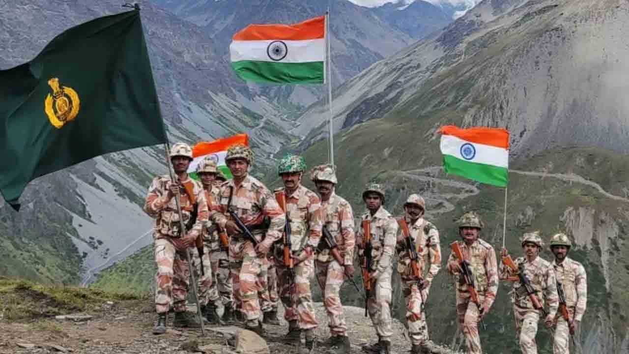 ITBP | సముద్రమట్టానికి 18,800 అడుగుల ఎత్తులో జాతీయ జెండా