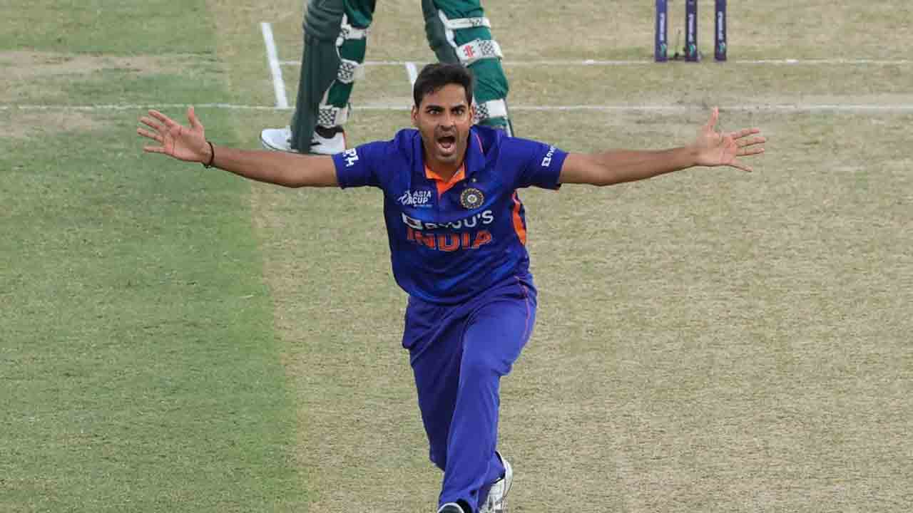 IND vs PAK | తొలి వికెట్ కోల్పోయిన పాకిస్తాన్.. బాబర్ ఆజమ్ అవుట్