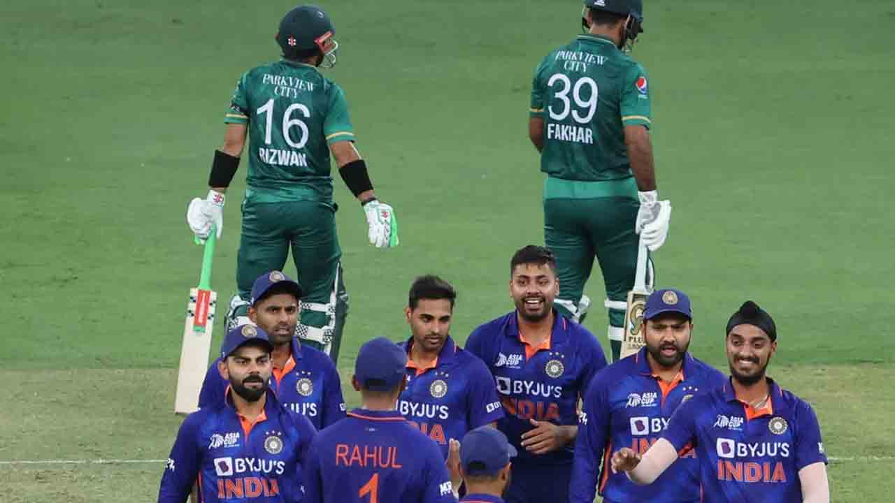 IND vs PAK | పాక్‌ను బెంబేలెత్తించిన పేసర్లు.. భారత్ టార్గెట్ ఎంతంటే?