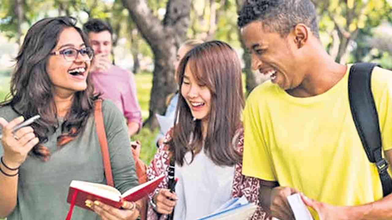 విదేశీ విద్యార్థులకు అదనంగా 25% సీట్లు