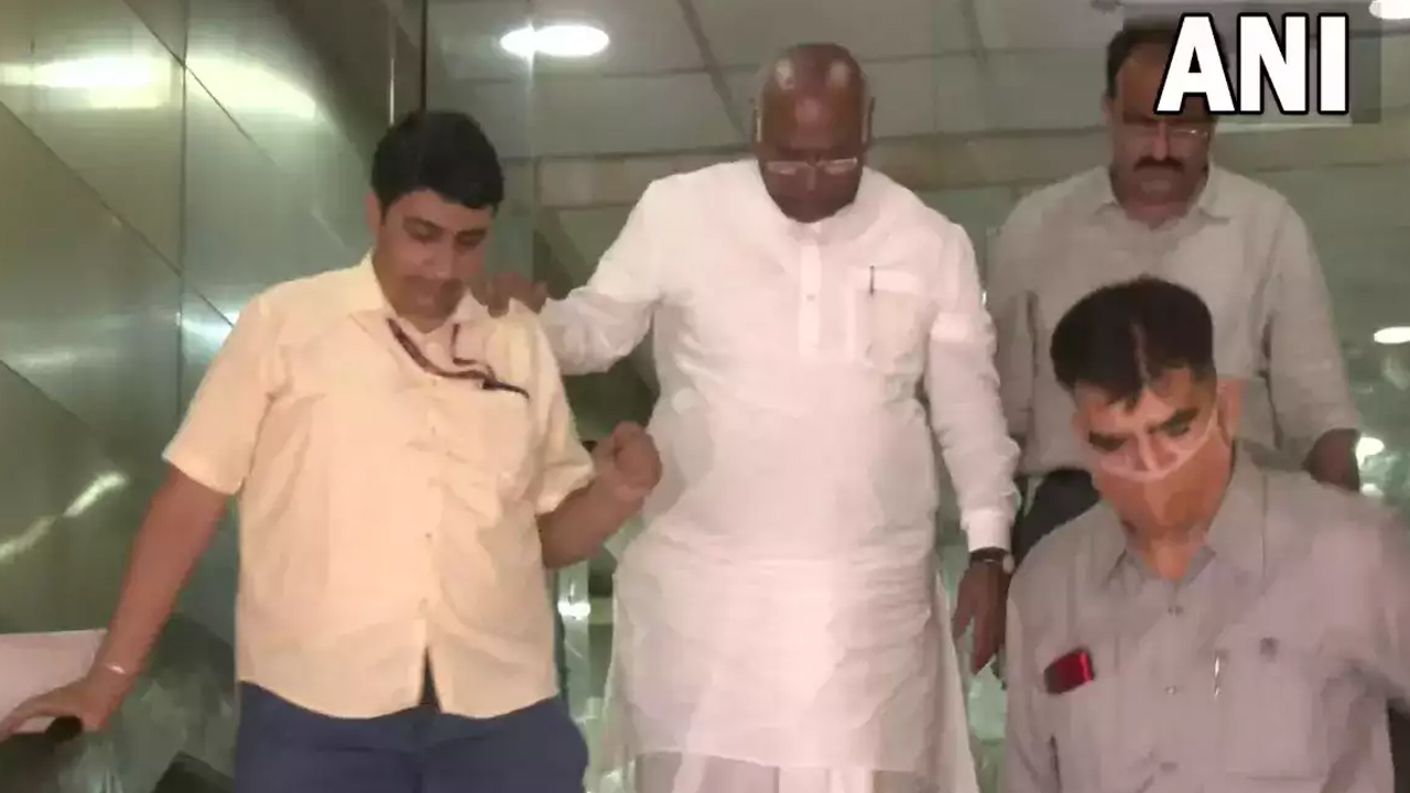 Jairam Ramesh on Kharge | మ‌ల్లిఖార్జున ఖ‌ర్గేకు ఈడీ స‌మ‌న్లు.. వేధింపులే.. జైరామ్ ర‌మేశ్ ఫైర్‌