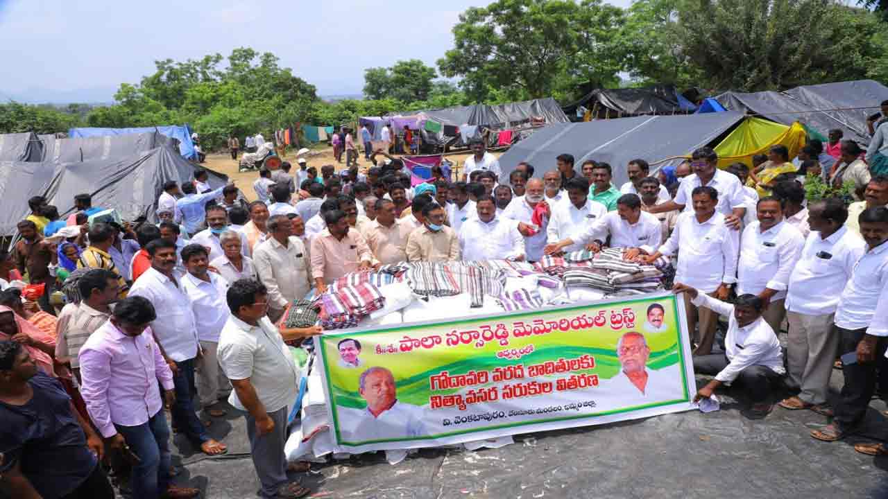 సత్తుపల్లి ప్రాంతవాసుల సాయం అభినందనీయం