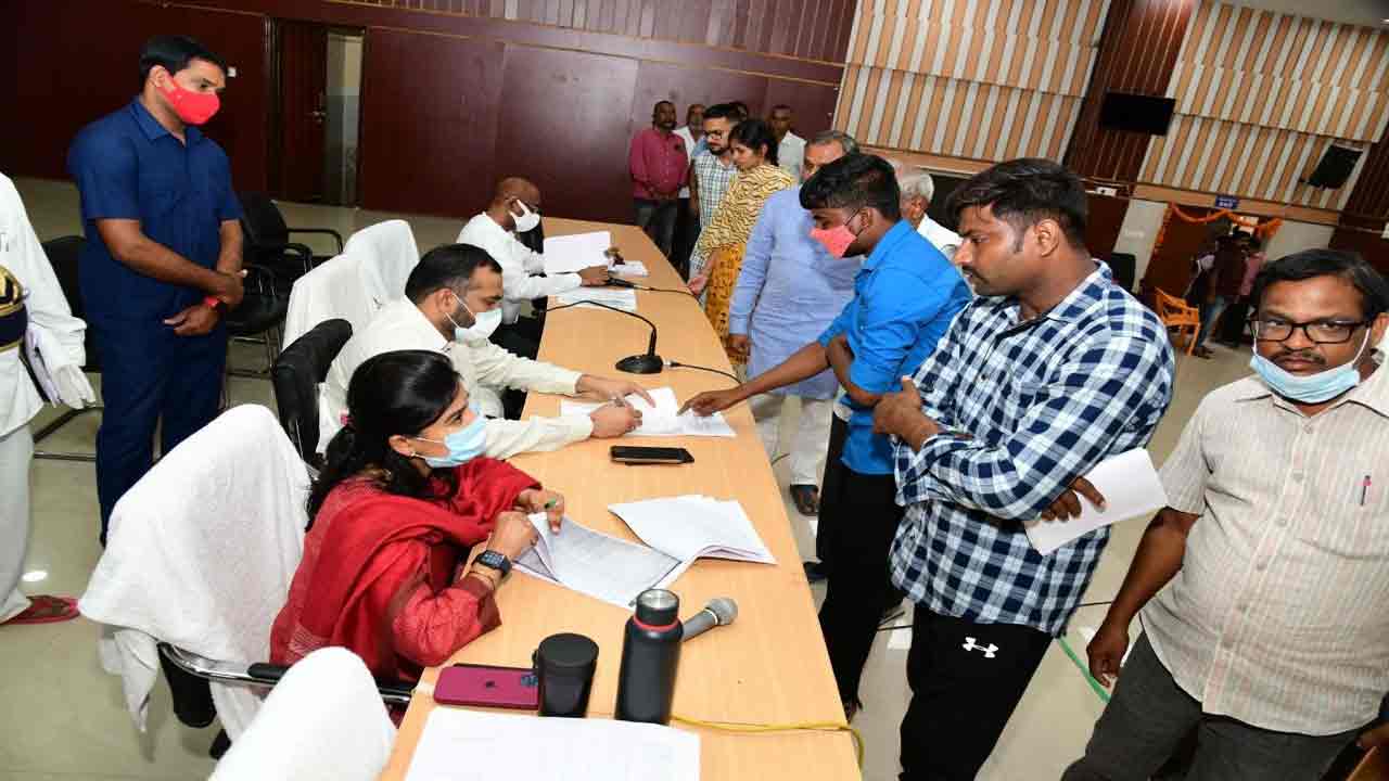 ప్రజావాణికి వెల్లువలా దరఖాస్తులు