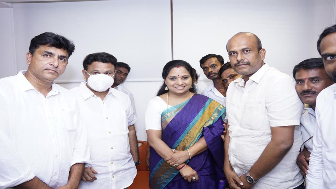 ఎమ్మెల్సీ కవితకు సంఘీభావం