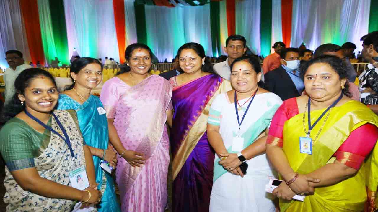 అట్టహాసంగా వజ్రోత్సవ వేడుకలు మొదలు