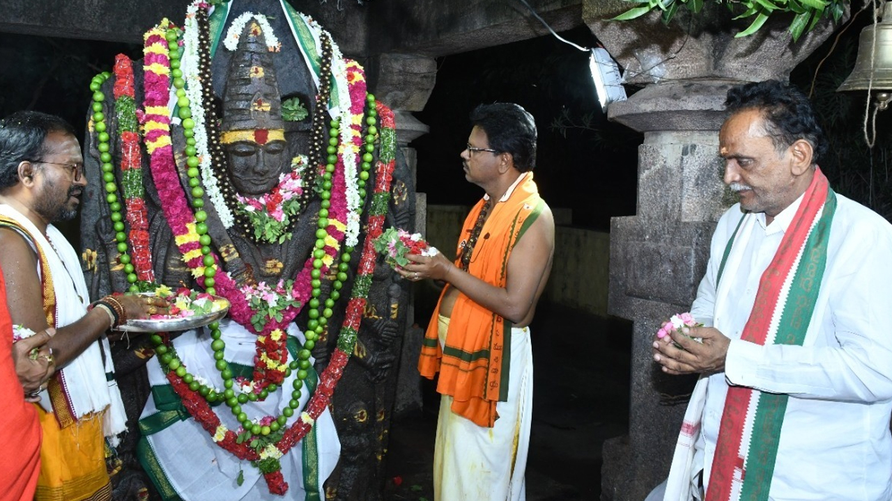 Srisailam | కుమార‌స్వామికి షోడ‌షోప‌చారం..బ‌స‌వ‌న్న‌కు పంచామృతాభిషేకం