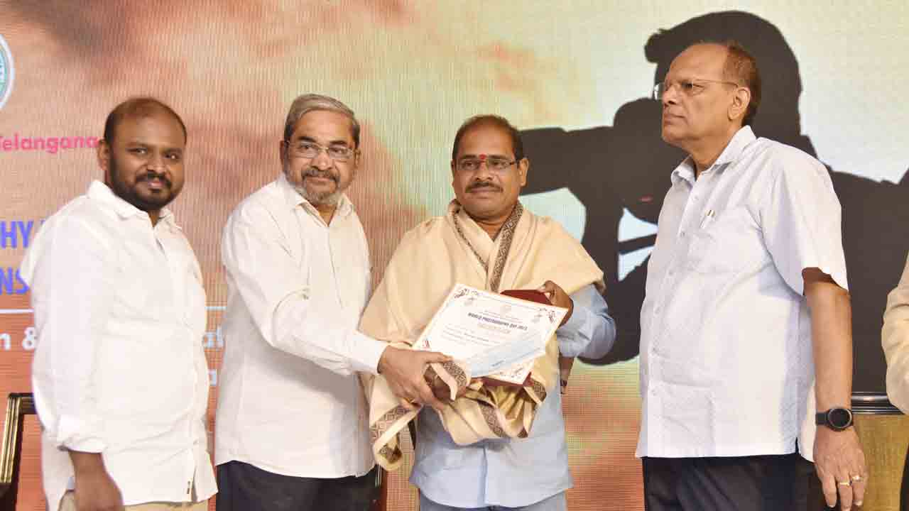 ఒక్క చిత్రం.. ఎన్నో భావాలు