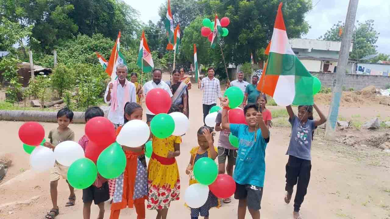 వజ్రోత్సవాలను విజయవంతం చేయాలి