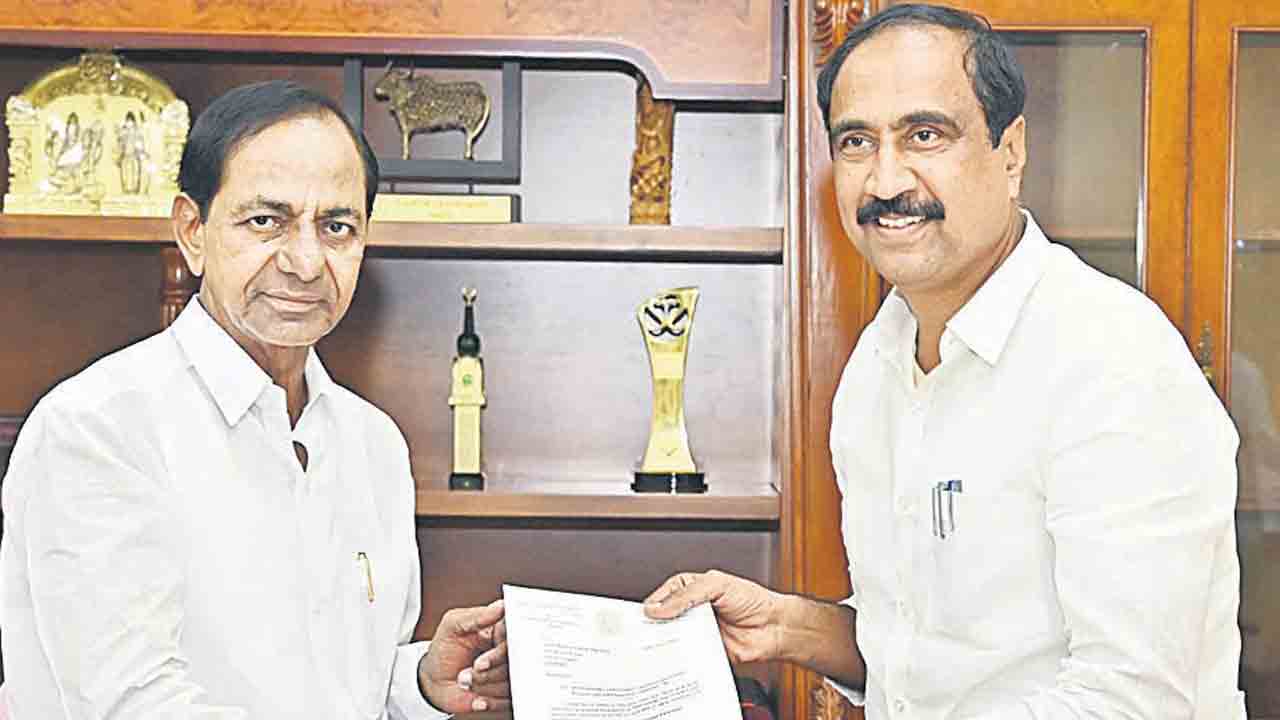 నిధులు ఇవ్వండి