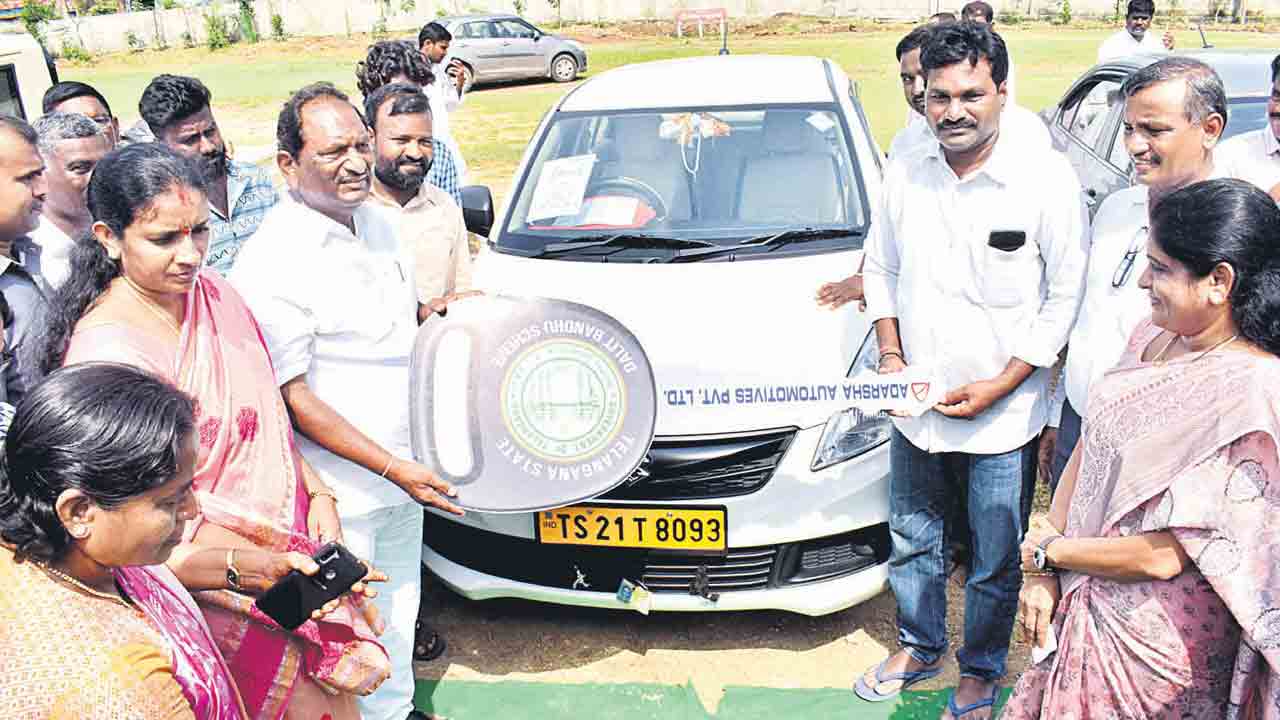 దళిత సాధికారతకే దళితబంధు