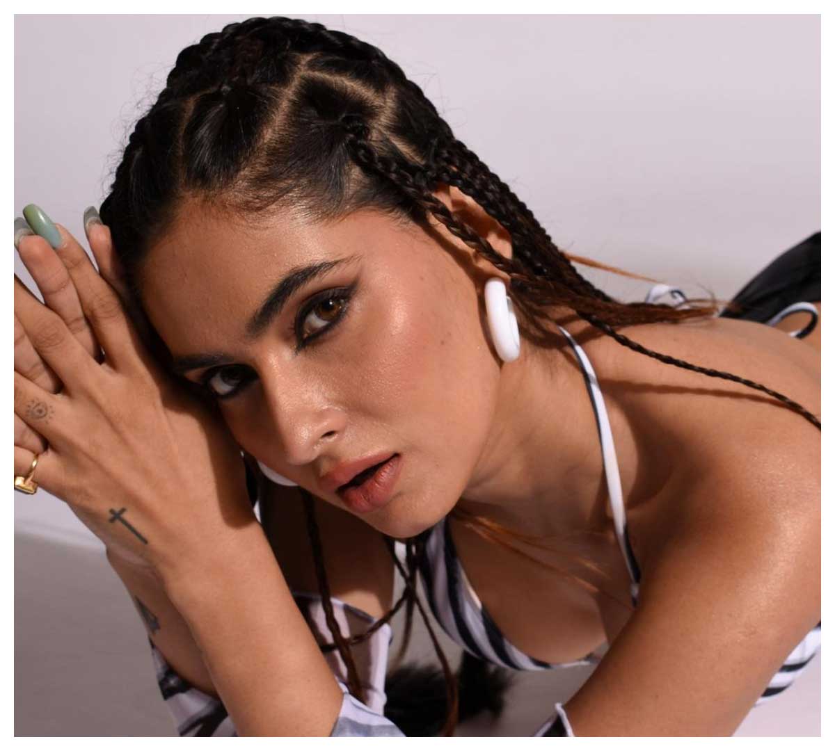 Karishma Sharma | కరిష్మా శర్మ అందాలు అదరహో..