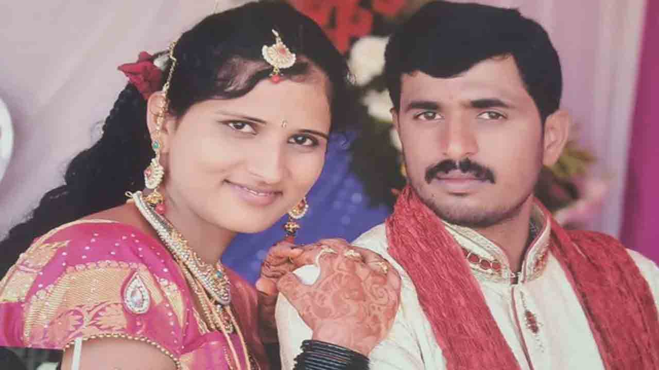 కలిసి జీవించాలని కోర్టులో నిర్ణయం… ఆ వెంటనే భార్య గొంతు కోసి హత్య చేసిన భర్త