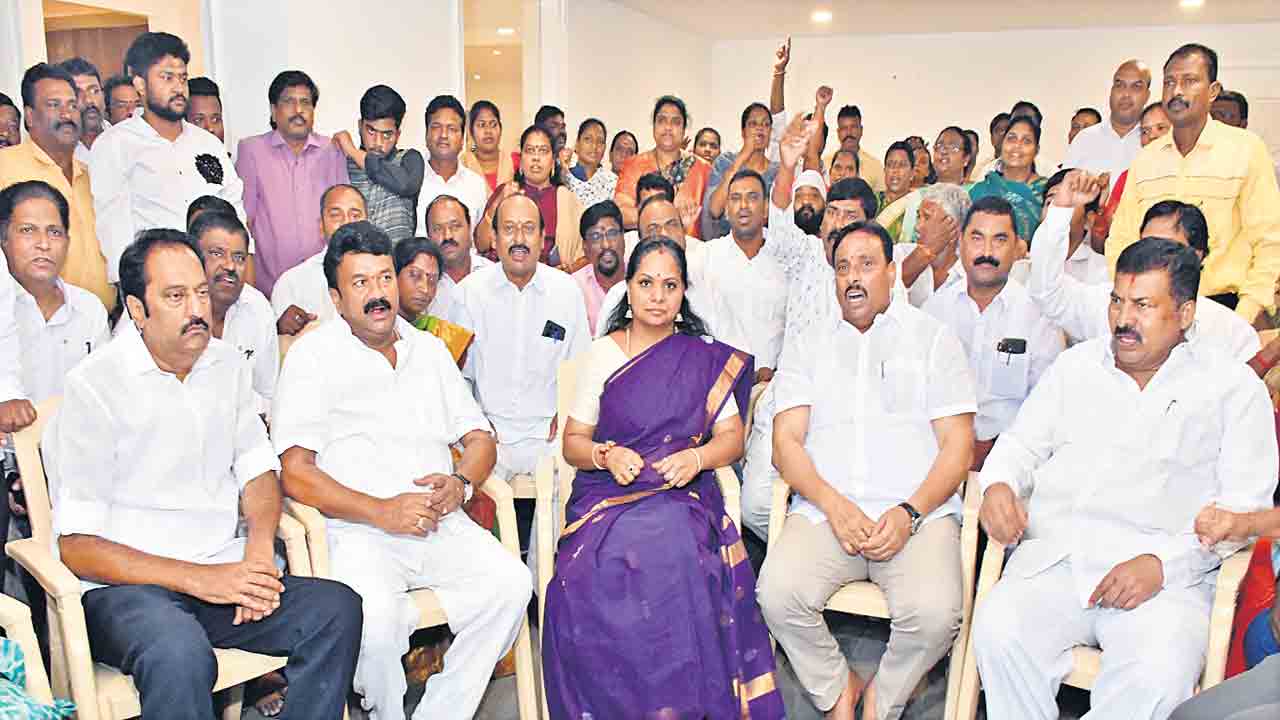 బీజేపీ నేతలపై పరువునష్టం దావా