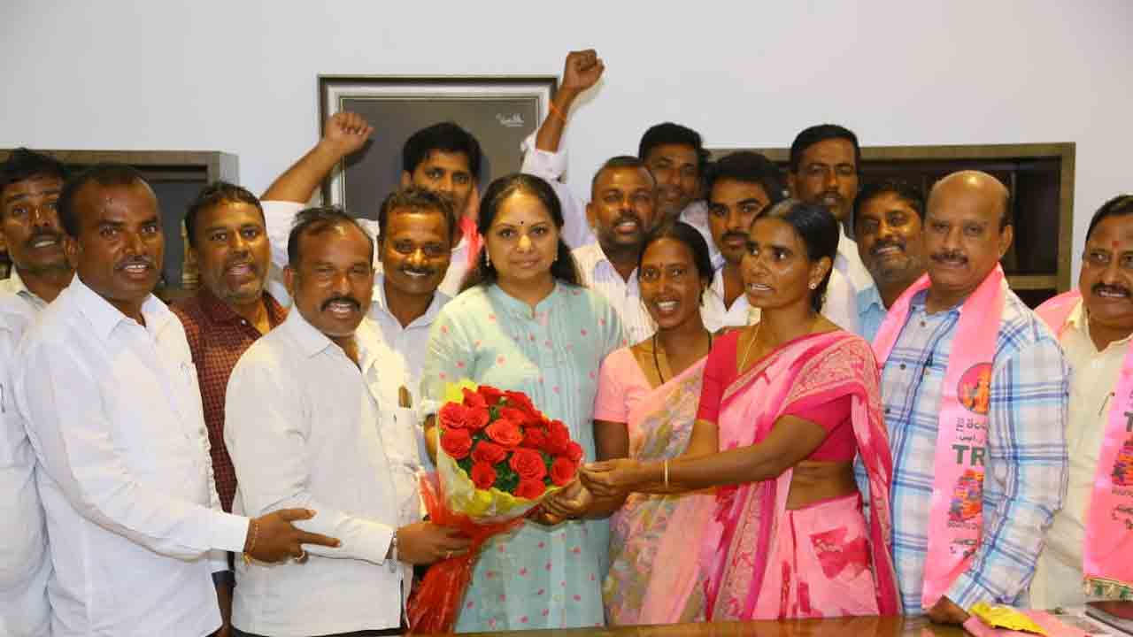 సీఎం కేసీఆర్‌కు కృతజ్ఞతలు తెలిపిన ఫీల్డ్ అసిస్టెంట్లు