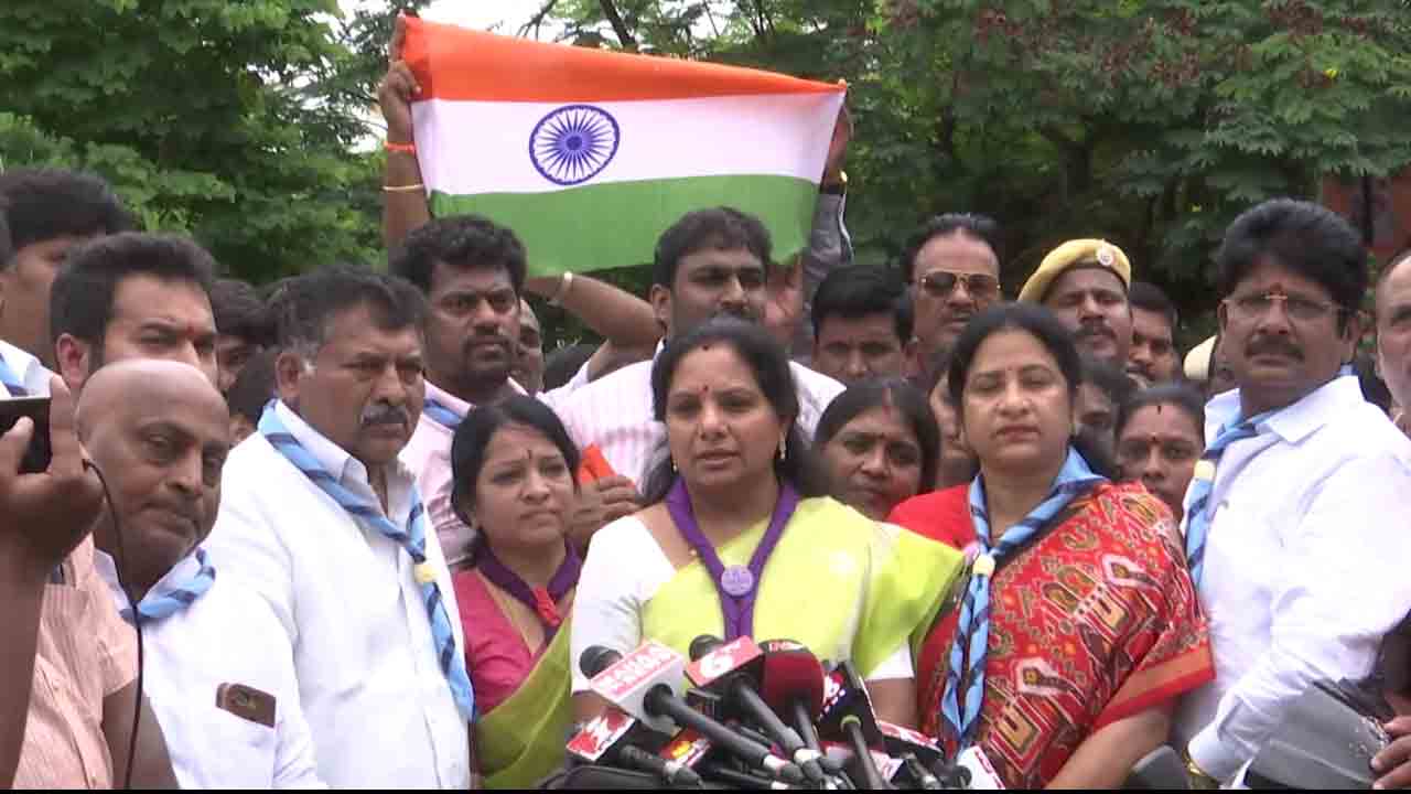 మునుగోడులో టీఆర్ఎస్‌దే విజ‌యం : ఎమ్మెల్సీ క‌విత‌