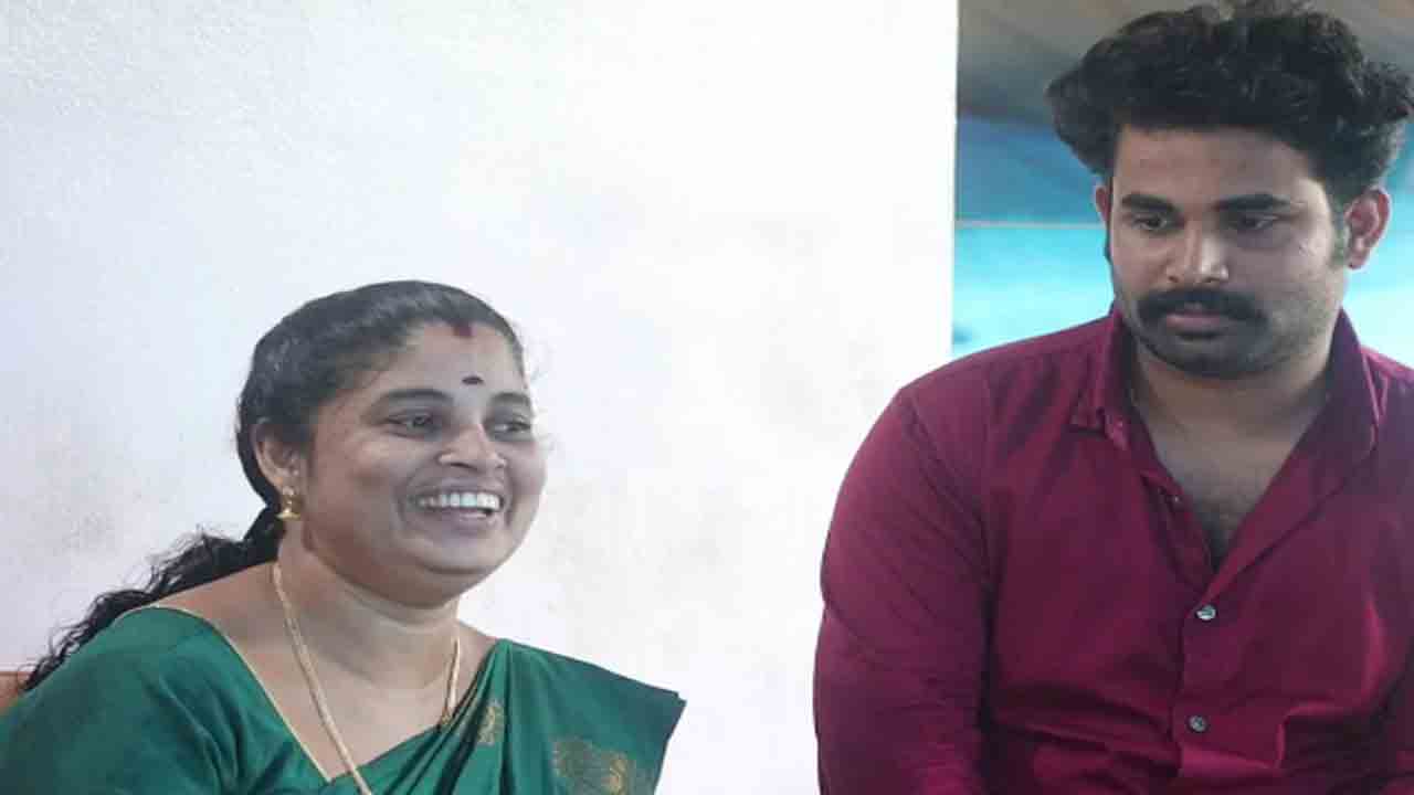 స్ఫూర్తిగా నిలిచిన తల్లీ, కుమారుడు… పబ్లిక్ సర్వీస్ కమిషన్ పరీక్షలో ఇద్దరూ పాస్‌