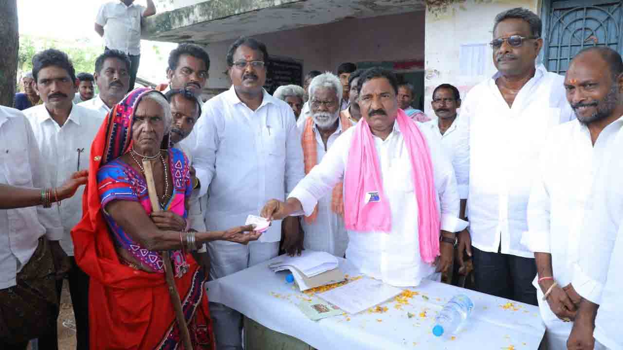 ఇంటింటికీ సంక్షేమ పథకాలు