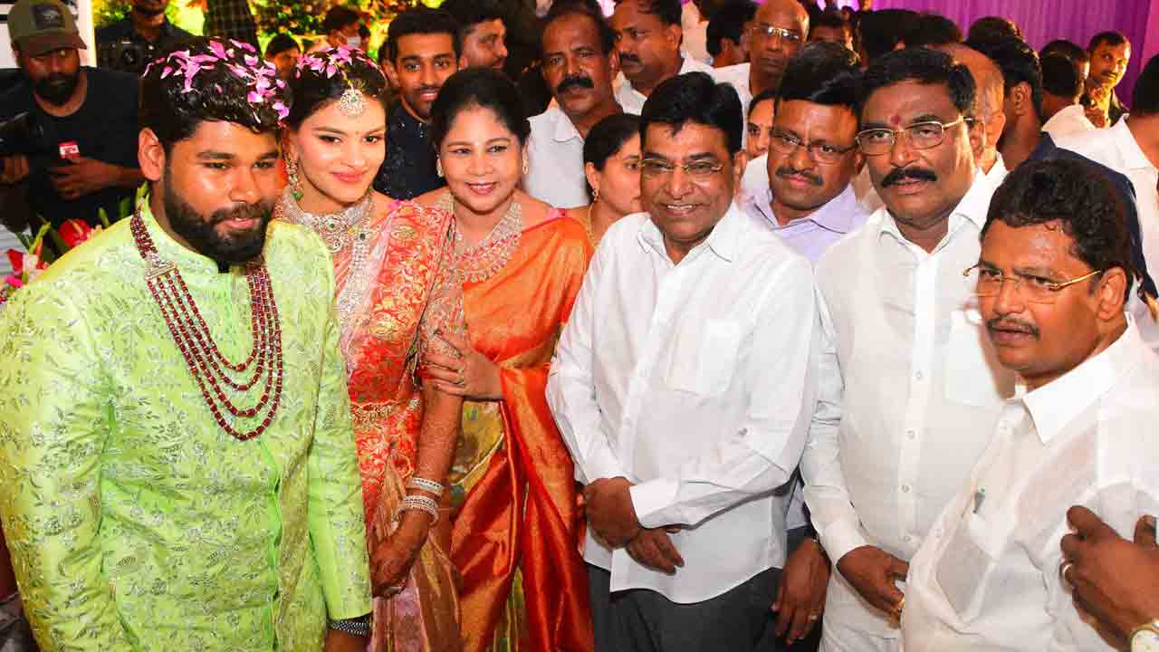 వేడుకగా.. మంత్రి తనయుడి ‘రిసెప్షన్‌’