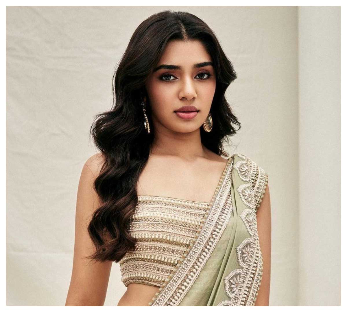 Krithi Shetty | చీర‌లో కృతి శెట్టి సొగ‌సులు చూడ‌త‌ర‌మా..