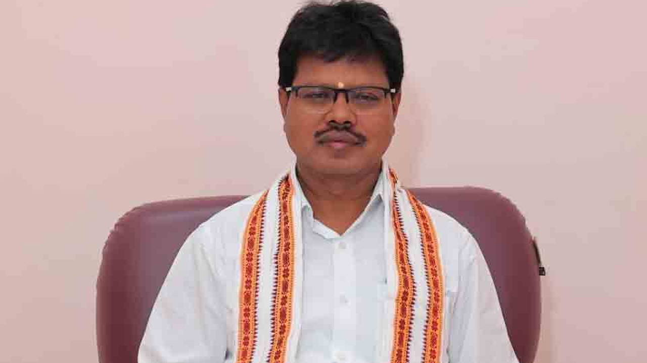 Srisailam EO | విధుల్లో ఉత్త‌మ సేవ‌లు.. శ్రీ‌శైలం ఈవోకు ప్ర‌శంసాప‌త్రం