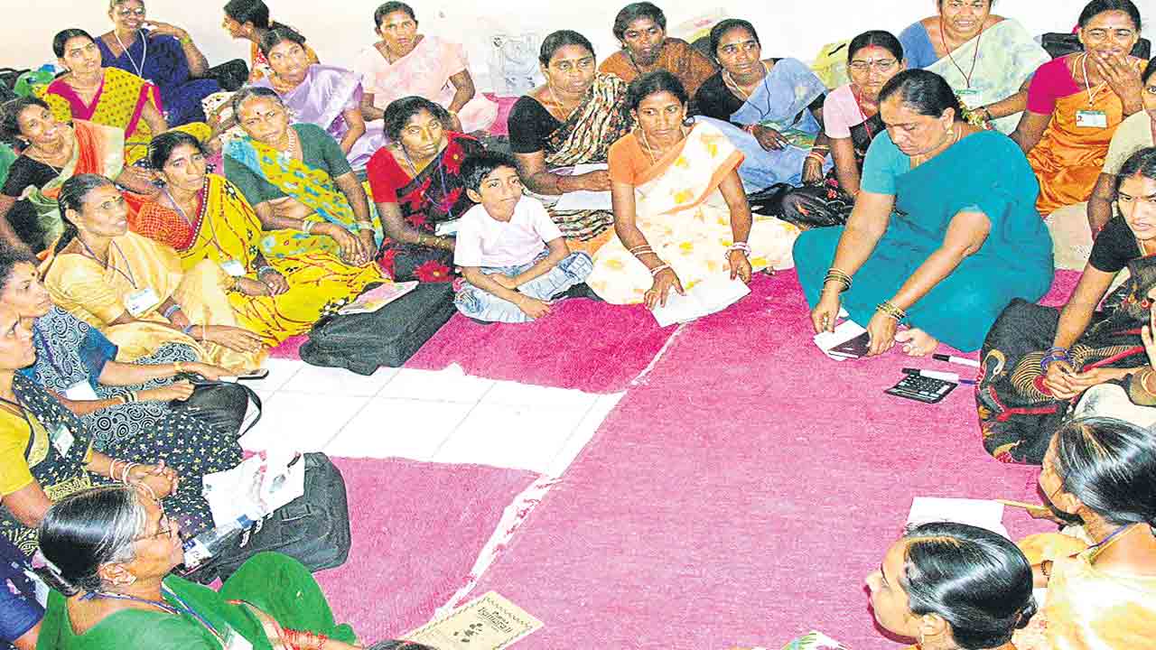 అతివలకు అండ