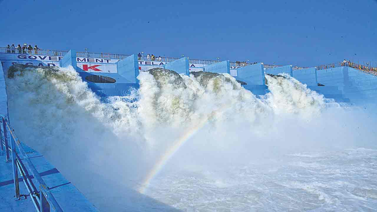 కళ్లుండీ కాళేశ్వరాన్ని చూడలేని కబోదులు