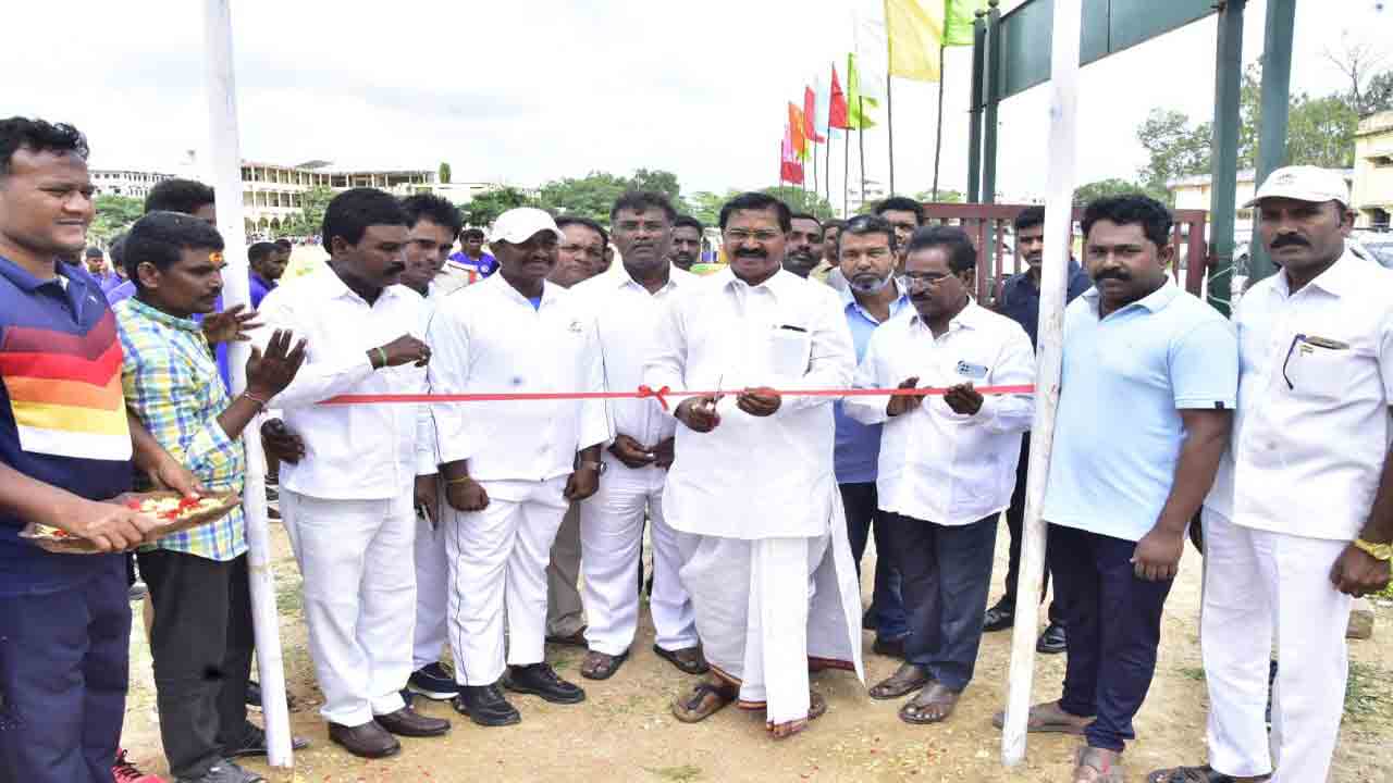 మహనీయుడు రాజాబహద్దూర్‌