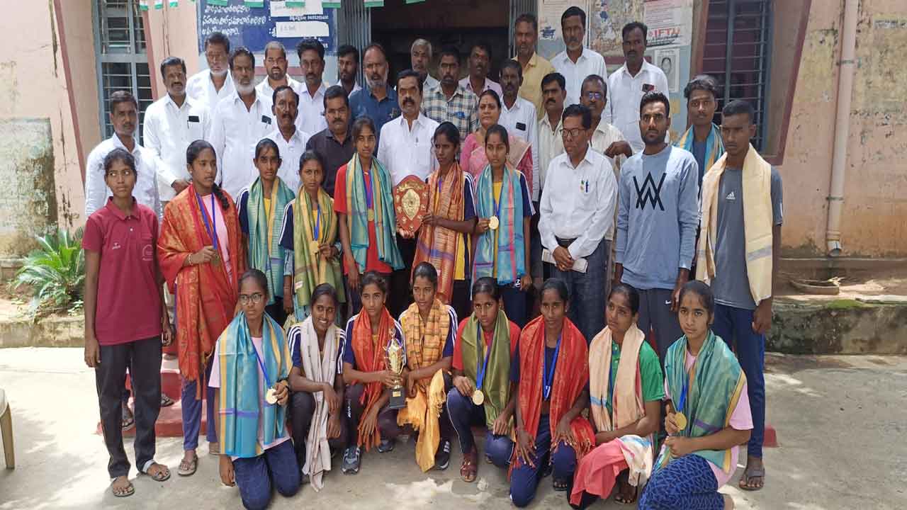 పనులు పూర్తి చేయాలి