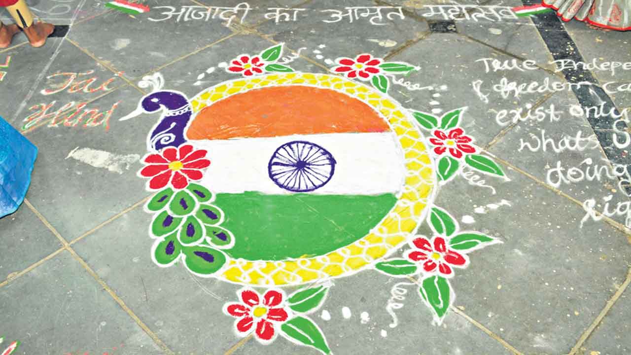 వజ్రోత్సవ హరివిల్లు..!