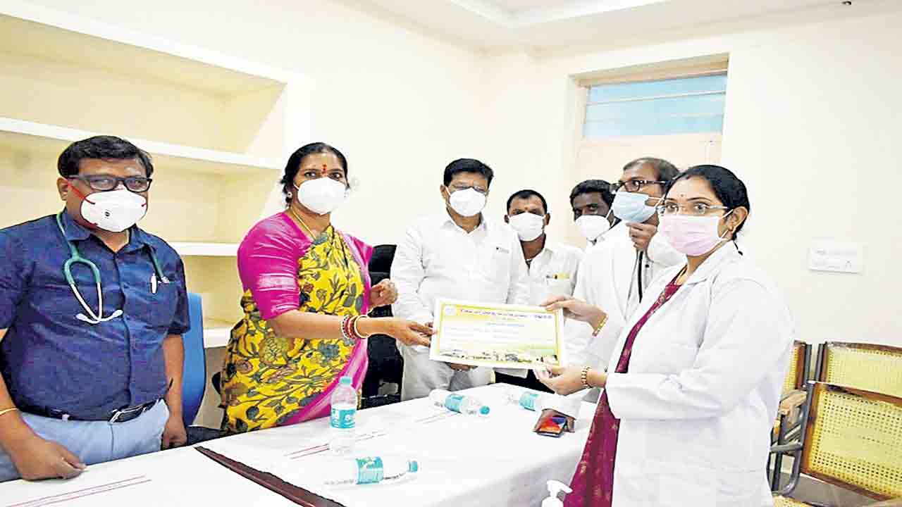 విద్య, వైద్యంపై ప్రత్యేక దృష్టి