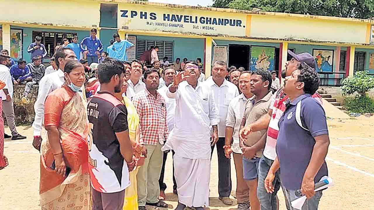 హోరాహోరీగా క్రీడాపోటీలు